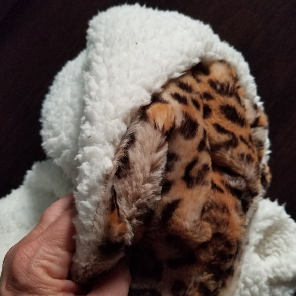 Super soft, fluffy,fuzzy fleece hooded pullover, with animal print lined hood M - Picture 7 of 8